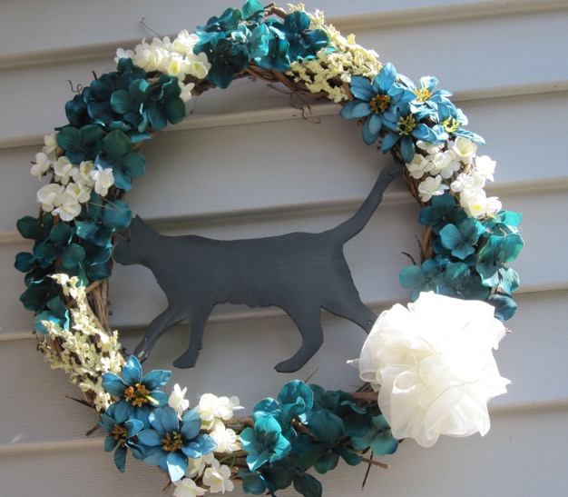 gray cat wreath